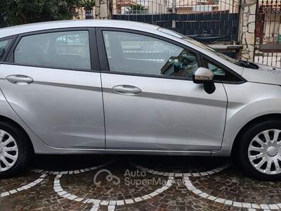 Ford Fiesta DISTRIBUZIONE E TAGLIANDO FATTO Grigio usata Maddaloni