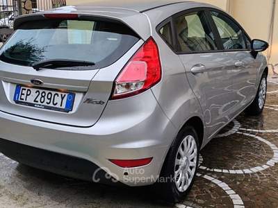 Ford Fiesta DISTRIBUZIONE E TAGLIANDO FATTO Grigio usata Maddaloni