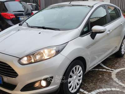 Ford Fiesta DISTRIBUZIONE E TAGLIANDO FATTO Grigio usata Maddaloni