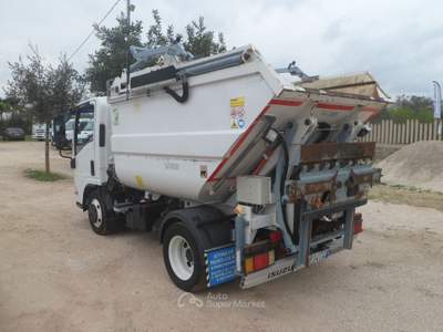 Isuzu NPR/NKR M21 compattatore Bianco usata San Michele Salentino