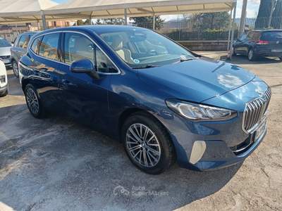 BMW Serie 5 518i 2er Active Tourer 218d Luxury Blu/Azzurro usata Sora