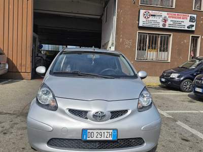 Toyota Aygo Automobile per neopatentati in condizioni ottime Argento usata San Giuliano Milanese