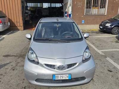 Toyota Aygo Automobile per neopatentati in condizioni ottime Argento usata San Giuliano Milanese