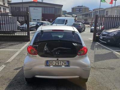 Toyota Aygo Automobile per neopatentati in condizioni ottime Argento usata San Giuliano Milanese