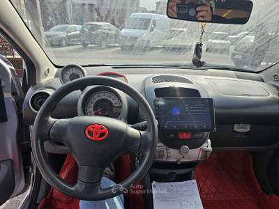 Toyota Aygo Automobile per neopatentati in condizioni ottime Argento usata San Giuliano Milanese
