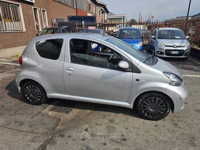 Toyota Aygo Automobile per neopatentati in condizioni ottime Argento usata San Giuliano Milanese