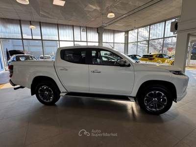 Mitsubishi L200 2.3 D Doub.Cab 4x4 Sup.Select P2.Intouch Diamond a Bianco usata Imola