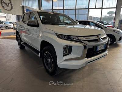 Mitsubishi L200 2.3 D Doub.Cab 4x4 Sup.Select P2.Intouch Diamond a Bianco usata Imola