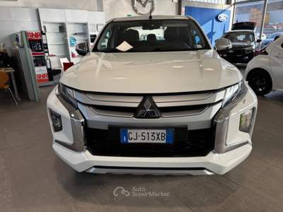 Mitsubishi L200 2.3 D Doub.Cab 4x4 Sup.Select P2.Intouch Diamond a Bianco usata Imola