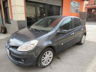 Renault Clio 5 porte Le Iene Nero usata Striano