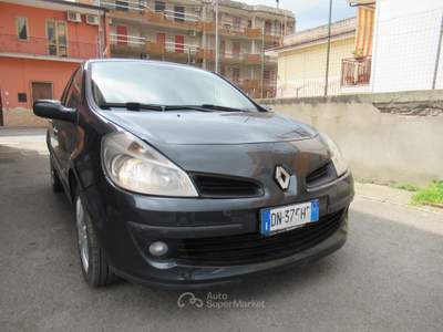 Renault Clio 5 porte Le Iene Nero usata Striano