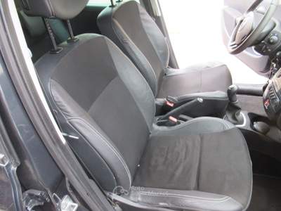 Renault Clio 5 porte Le Iene Nero usata Striano