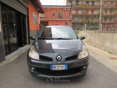 Renault Clio 5 porte Le Iene Nero usata Striano