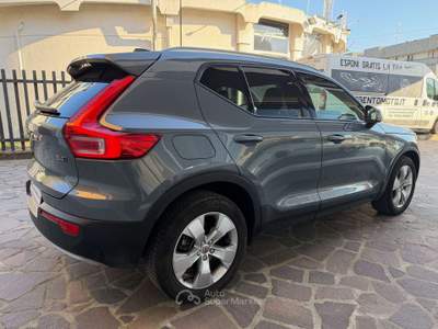 Volvo XC40 2.0 b4 Momentum Pro awd auto UNICO PROPRIETARIO usata Cesano Maderno
