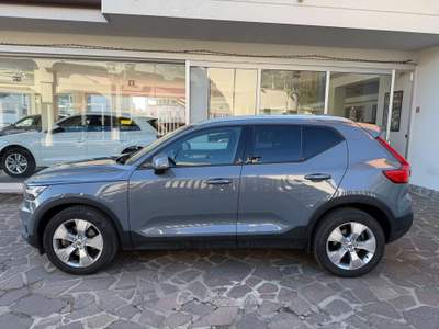 Volvo XC40 2.0 b4 Momentum Pro awd auto UNICO PROPRIETARIO usata Cesano Maderno