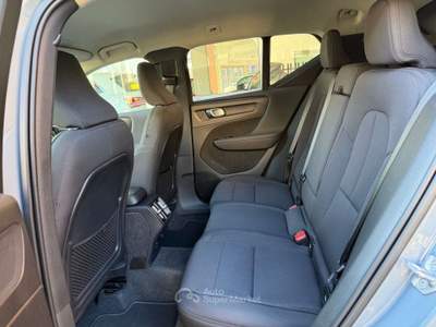 Volvo XC40 2.0 b4 Momentum Pro awd auto UNICO PROPRIETARIO usata Cesano Maderno