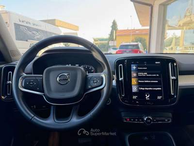 Volvo XC40 2.0 b4 Momentum Pro awd auto UNICO PROPRIETARIO usata Cesano Maderno
