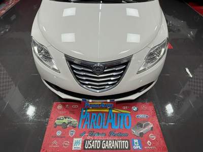 Lancia Ypsilon 1.2 69cv GPL Ecochic - 2012 Bianco usata Giugliano in Campania