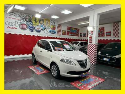 Lancia Ypsilon 1.2 69cv GPL Ecochic - 2012 Bianco usata Giugliano in Campania