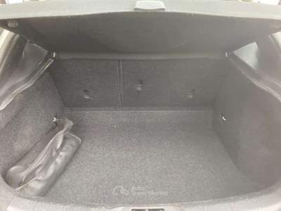 Volvo V40 D2 1.6 Kinetic Bianco usata Rivignano Teor