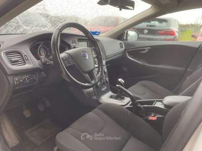 Volvo V40 D2 1.6 Kinetic Bianco usata Rivignano Teor