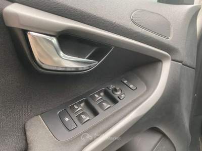 Volvo V40 D2 1.6 Kinetic Bianco usata Rivignano Teor