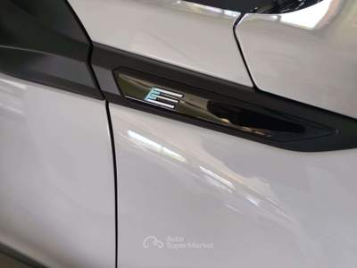 Peugeot 2008 54 kWh GT Bianco usata Calco
