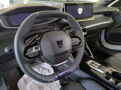 Peugeot 2008 54 kWh GT Bianco usata Calco