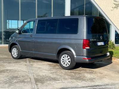 Volkswagen Transporter DSG PC Kombi Grigio usata Gela