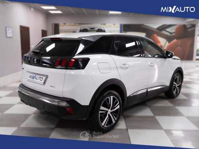 Peugeot 3008 1.2 Puretech Turbo Allure S&amp;S 130CV Bianco usata Latina