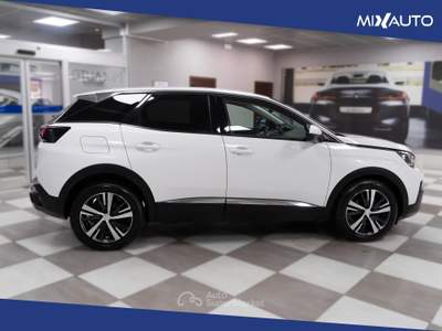 Peugeot 3008 1.2 Puretech Turbo Allure S&amp;S 130CV Bianco usata Latina