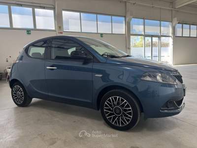 Lancia Ypsilon 1.0 FireFly 5 porte S&S Hybrid Gold 70CV Blu/Azzurro usata Spilimbergo
