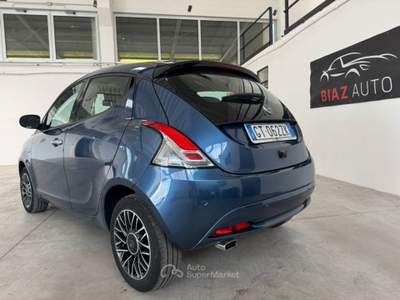 Lancia Ypsilon 1.0 FireFly 5 porte S&S Hybrid Gold 70CV Blu/Azzurro usata Spilimbergo