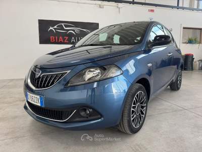 Lancia Ypsilon 1.0 FireFly 5 porte S&S Hybrid Gold 70CV Blu/Azzurro usata Spilimbergo