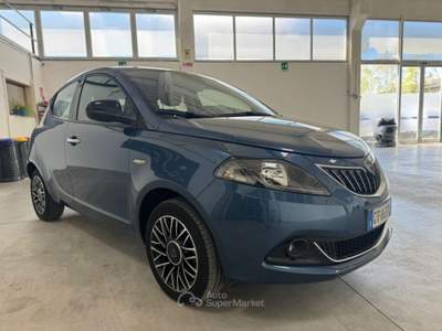 Lancia Ypsilon 1.0 FireFly 5 porte S&S Hybrid Gold 70CV Blu/Azzurro usata Spilimbergo