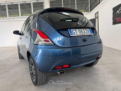 Lancia Ypsilon 1.0 FireFly 5 porte S&S Hybrid Gold 70CV Blu/Azzurro usata Spilimbergo