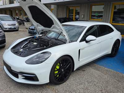 Porsche Panamera Unico proprietario tutta tagliandata porsche hybrid Bianco usata Rimini