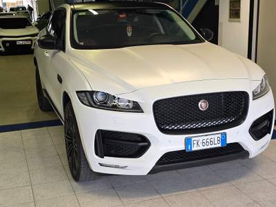 Jaguar F-Pace motore nuovo con fattura dimostrabile 12 mesi di garanzia Bianco usata Rimini