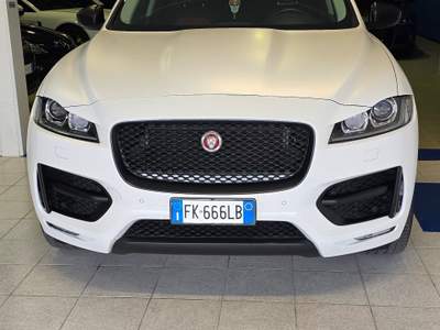 Jaguar F-Pace motore nuovo con fattura dimostrabile 12 mesi di garanzia Bianco usata Rimini