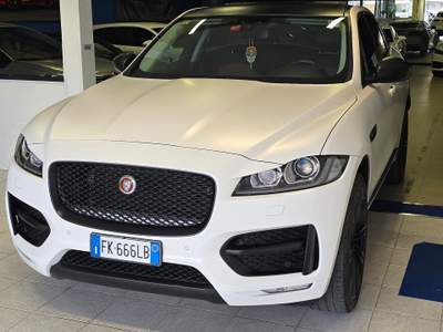 Jaguar F-Pace motore nuovo con fattura dimostrabile 12 mesi di garanzia Bianco usata Rimini
