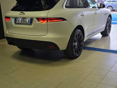 Jaguar F-Pace motore nuovo con fattura dimostrabile 12 mesi di garanzia Bianco usata Rimini