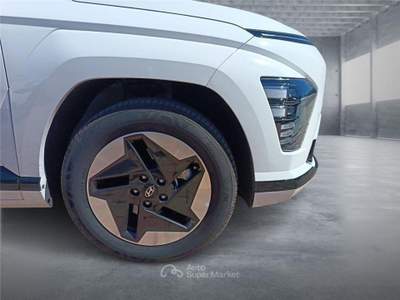 Hyundai Kona 2ªs. (2023-->) EV 48.4 KWh XLine usata BARI