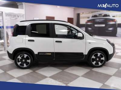 Fiat Panda Pandina Cross 1.0 Firefly Hybrid S&amp;S 70CV Bianco usata Latina