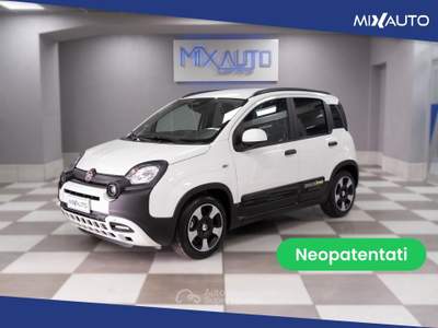 Fiat Panda Pandina Cross 1.0 Firefly Hybrid S&amp;S 70CV Bianco usata Latina