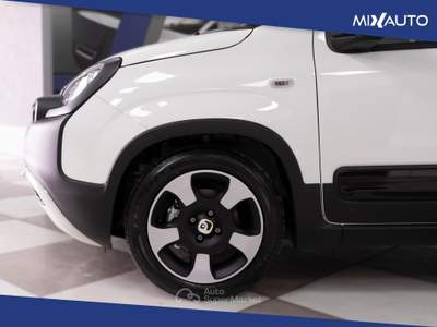 Fiat Panda Pandina Cross 1.0 Firefly Hybrid S&amp;S 70CV Bianco usata Latina
