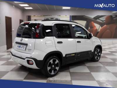 Fiat Panda Pandina Cross 1.0 Firefly Hybrid S&amp;S 70CV Bianco usata Latina