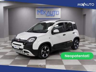 Fiat Panda Pandina Cross 1.0 Firefly Hybrid S&amp;S 70CV Bianco usata Latina
