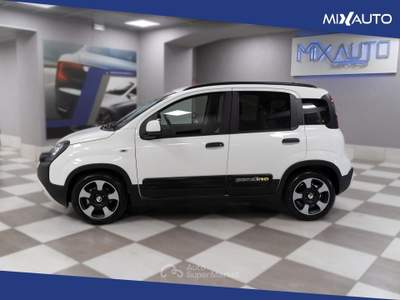 Fiat Panda Pandina Cross 1.0 Firefly Hybrid S&amp;S 70CV Bianco usata Latina