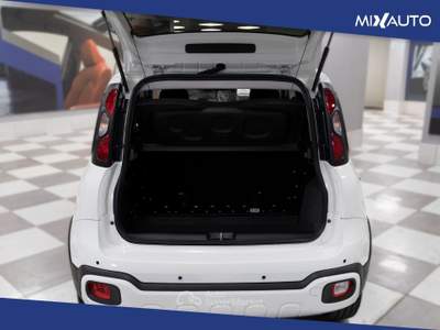 Fiat Panda Pandina Cross 1.0 Firefly Hybrid S&amp;S 70CV Bianco usata Latina