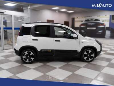 Fiat Panda Pandina Cross 1.0 Firefly Hybrid S&amp;S 70CV Bianco usata Latina